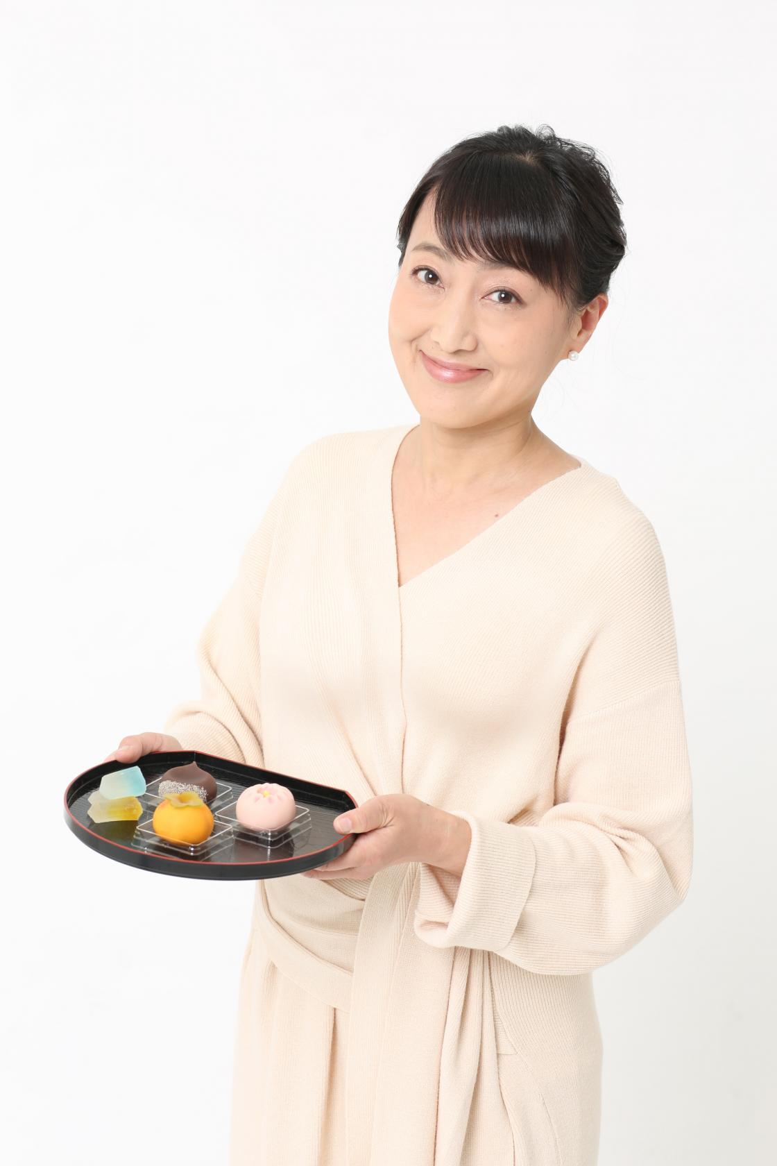 Toshiko Sugii Steffes, a Japanese sweets "WAGASHI" designer