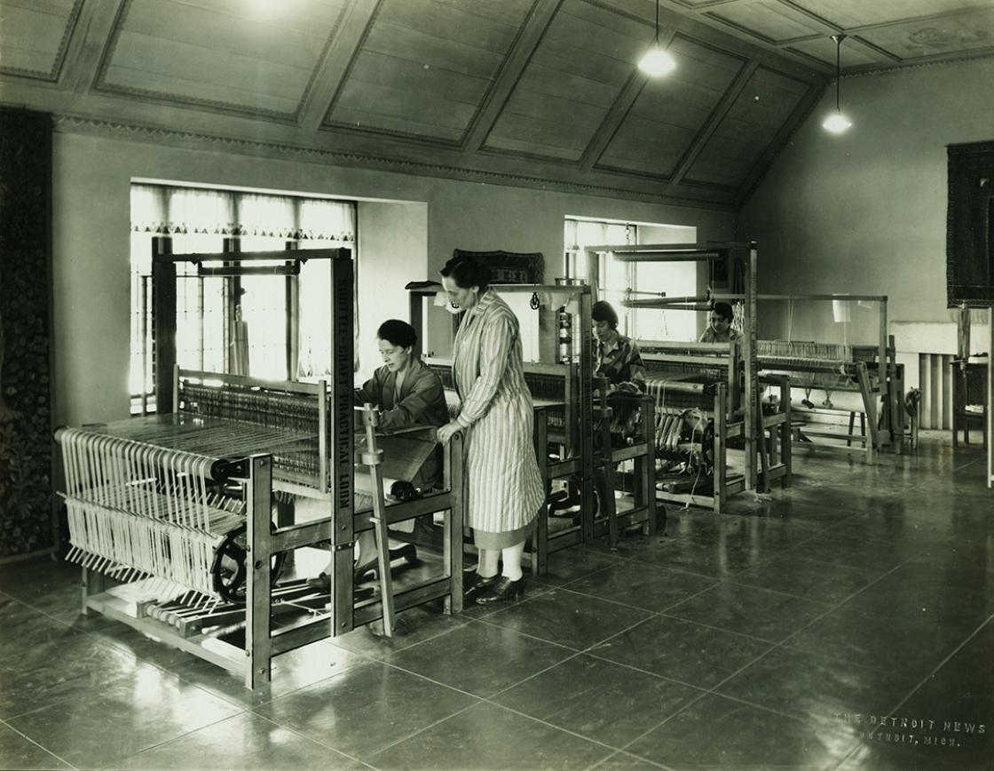 Loja Saarinen (seated) with Maja Andersson Wirde, Valborg Nordquist and Raghold Johnson in Studio Loja Saarinen, c. 1930. Hermann/The Detroit News. Courtesy of Cranbrook Archives.