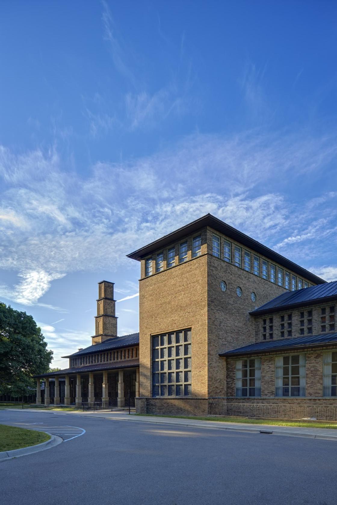 Photograph of the exterior of Kingswood School for girls