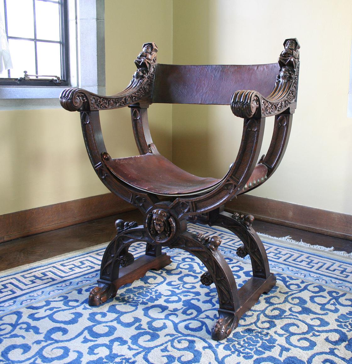 "Savonarola" chair