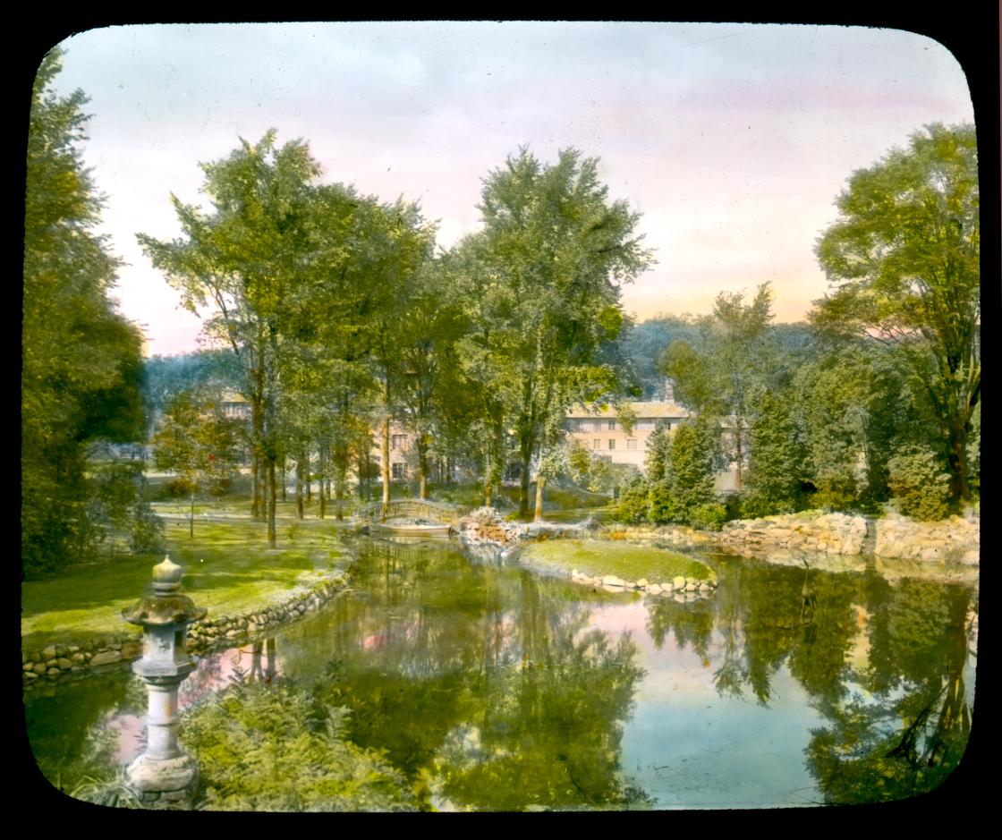 Image of the Cranbrook Japanese Garden in front of Kingswood 