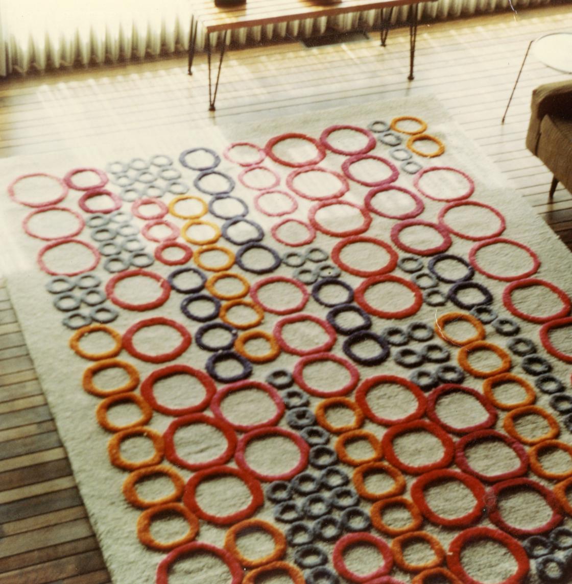 Photograph of a Pipsan Saarinen Swanson designed rug